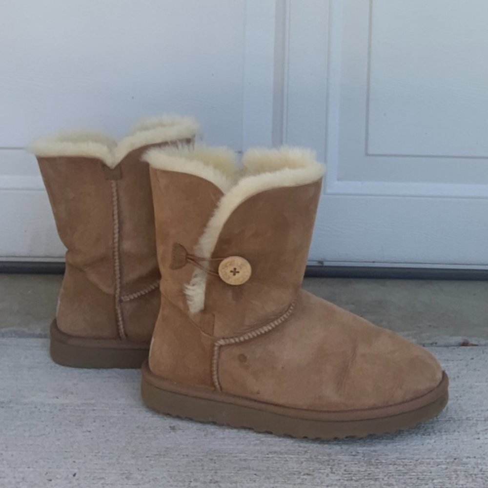 Bailey Button Ugg Boot! - image 4
